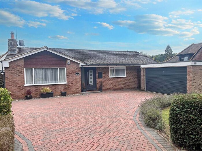 4 Bedroom Detached Bungalow For Sale In Lower Mardley Hill, Welwyn, AL6