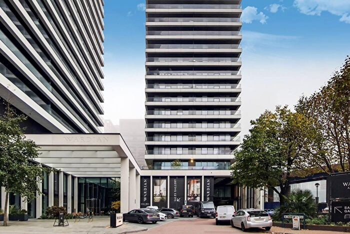 2 Bedroom Flat To Rent In Wardian London, Canary Wharf, London, E14