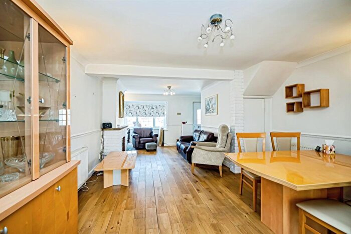 2 Bedroom Terraced House For Sale In Milner Road, Burnham, Slough, SL1