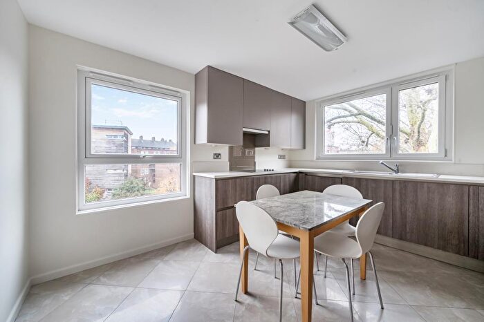 2 Bedroom Flat For Sale In Cheadle Court, St Johns Wood, NW8