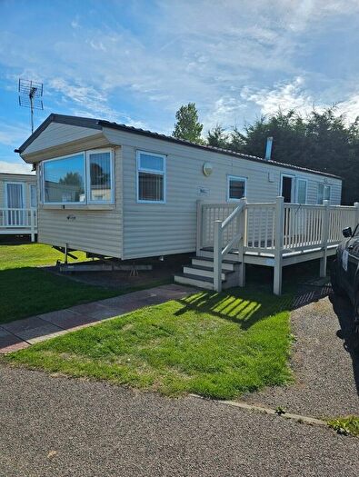 2 Bedroom Property To Rent In Naze Marine, Holiday Let, CO14