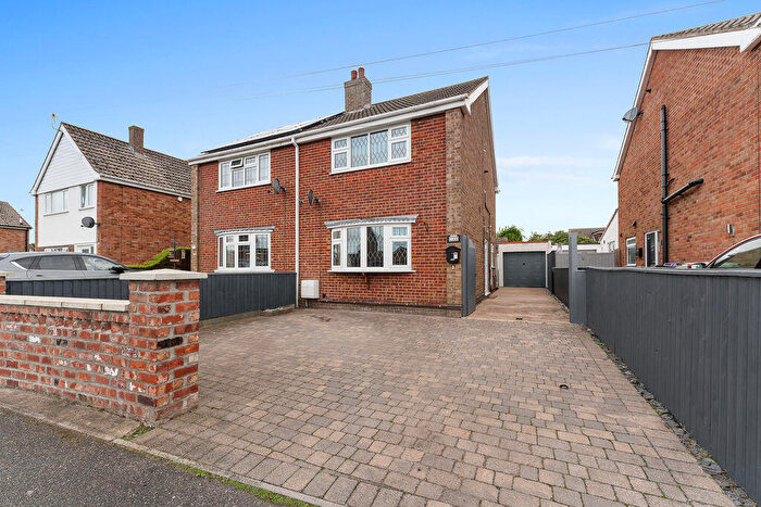 3 Bedroom Semi-Detached House For Sale In Stoney Way, Tetney, DN36
