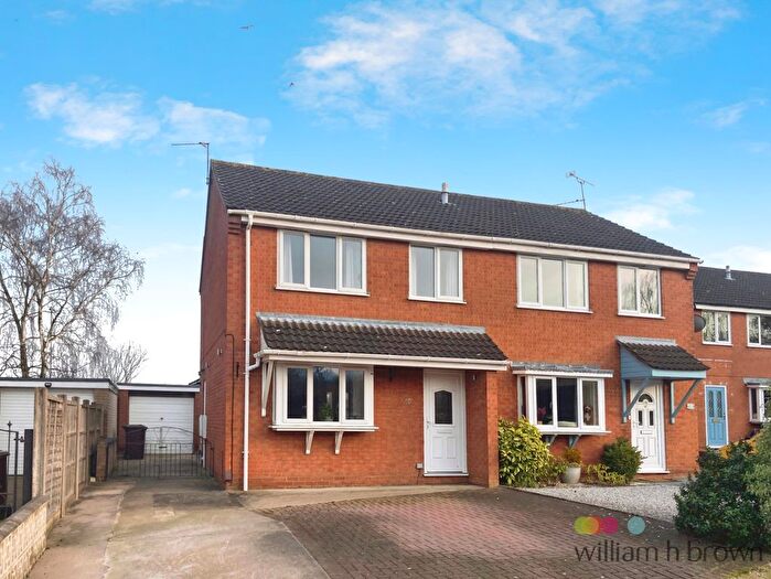 3 Bedroom Semi-Detached House To Rent In Leconfield Close, Lincoln, LN6