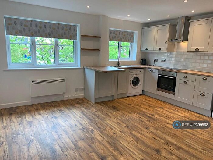 1 Bedroom Flat To Rent In Longford Place, Manchester, M14