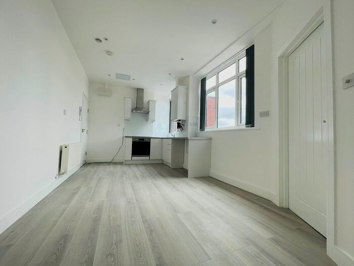 1 Bedroom Flat To Rent In Carters Green, West Bromwich, B70