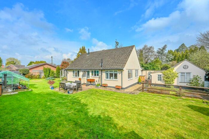 3 Bedroom Detached House To Rent In Old Manor Lane, Chilworth, Guildford, GU4