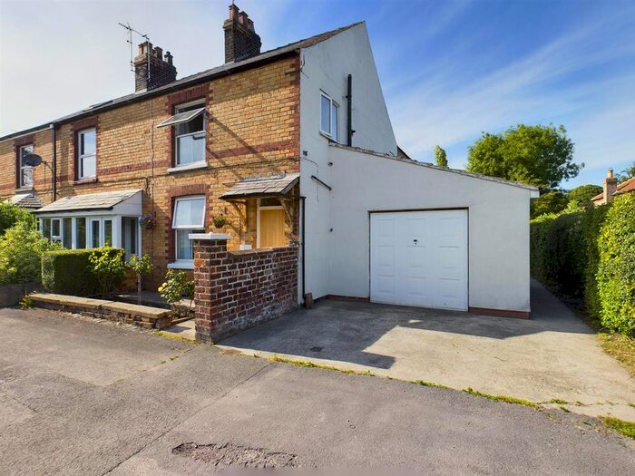 3 Bedroom End Of Terrace House For Sale In South Grove, Kilham, Driffield, YO25
