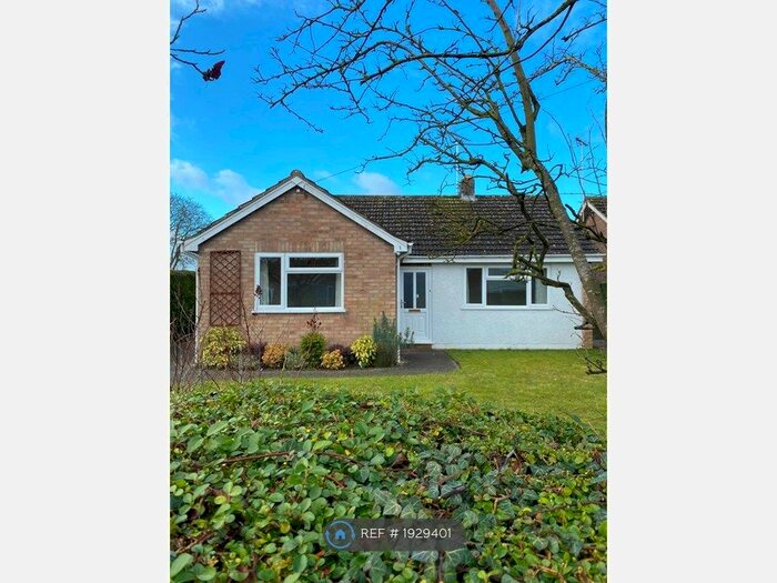 3 Bedroom Bungalow To Rent In Meadway, Market Deeping, Peterborough, PE6