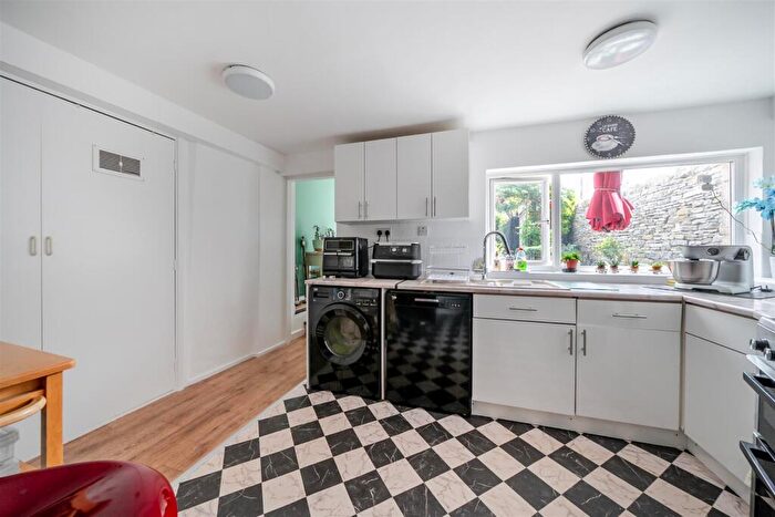 4 Bedroom House For Sale In High Street, Langton Matravers, Swanage, BH19 - Photo 6