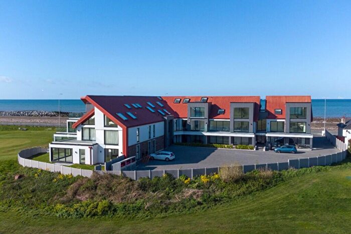 4 Bedroom Duplex For Sale In Apartment, Madoc Cove, Marine Drive, Rhos On Sea, LL28