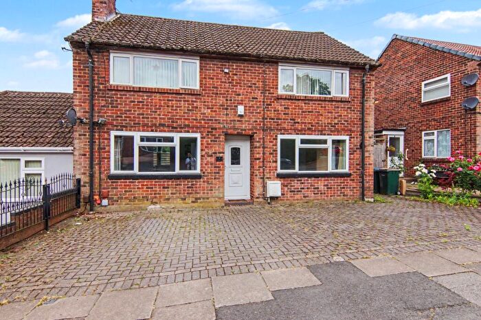 2 Bedroom Maisonette For Sale In Buckingham Rise, Allesley Park, Coventry, CV5