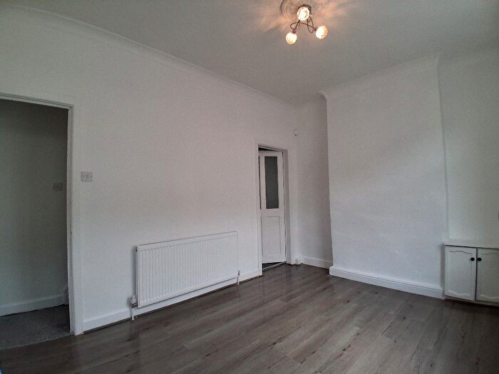 3 Bedroom Terraced House To Rent In Scarlett Street, BB11
