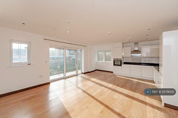 2 Bedroom Flat To Rent In Sharleston Court, Barking, IG11
