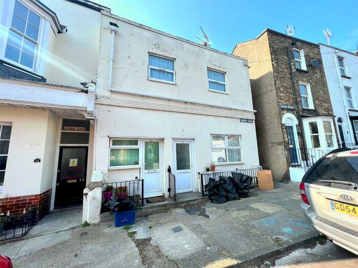Flat To Rent In Camden Road, Ramsgate, Kent, CT11