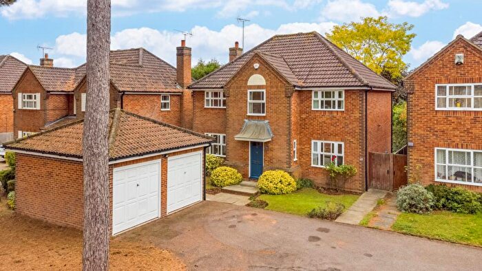 4 Bedroom Detached House For Sale In Bennett Close, Welwyn Garden City, AL7