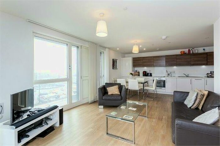 3 Bedroom Flat To Rent In Marner Point, Jefferson Plaza, London, E3