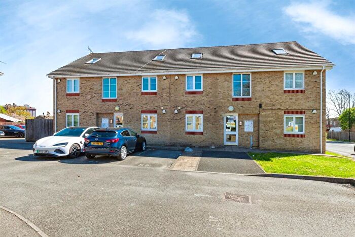 2 Bedroom Flat For Sale In Telford Drive, Slough, SL1