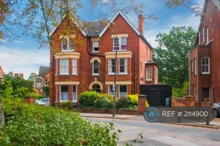 2 Bedroom Flat To Rent In Rothsay Road, Bedford, MK40