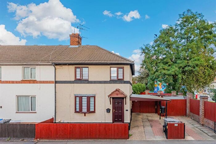 3 Bedroom End Of Terrace House For Sale In Catesby Street, Kettering, NN16