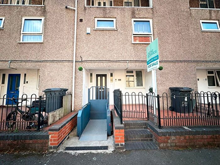 3 Bedroom Property For Sale In Pluto Close, Leicester, LE2
