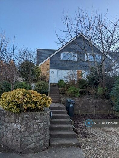 4 Bedroom Semi-Detached House To Rent In Rippleside Road, Clevedon, BS21