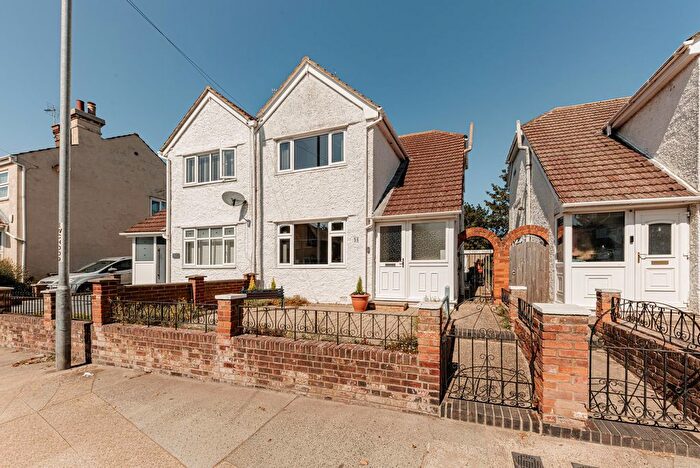 3 Bedroom Semi Detached House For Sale In Whitstable Road, Faversham, ME13