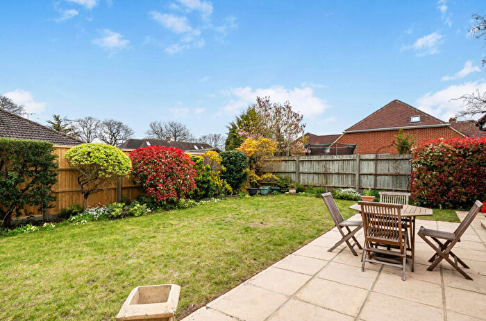 3 Bedroom Detached House For Sale In Stephens Close, Mortimer Common, Reading, Berkshire, RG7