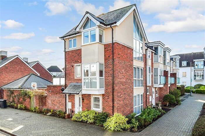 3 Bedroom End Terrace House For Sale In Queen Street, Kings Hill, West Malling, Kent, ME19