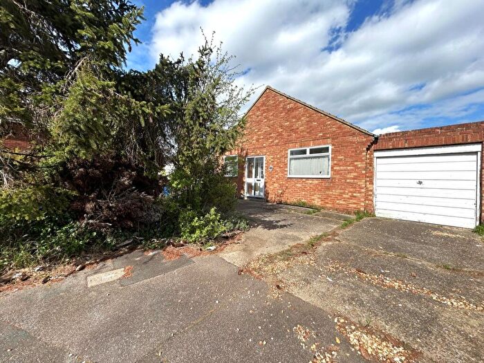 3 Bedroom Bungalow For Sale In Boddington Gardens, Biggleswade, SG18