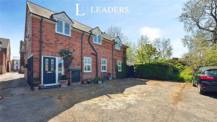 3 Bedroom Semi Detached House For Sale In Pershore Road, Kings Norton, Birmingham, B30