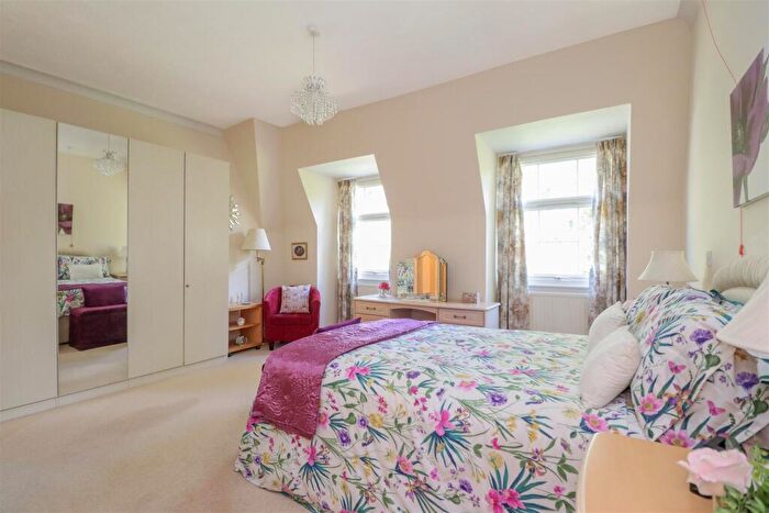 2 Bedroom Retirement Property For Sale In Guildford Road, Horsham, RH12