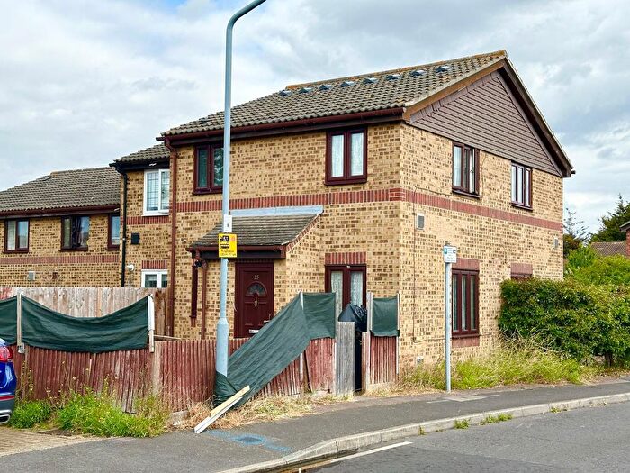 1 Bedroom End Of Terrace House To Rent In Gibson Road, Dagenham, Essex, RM8