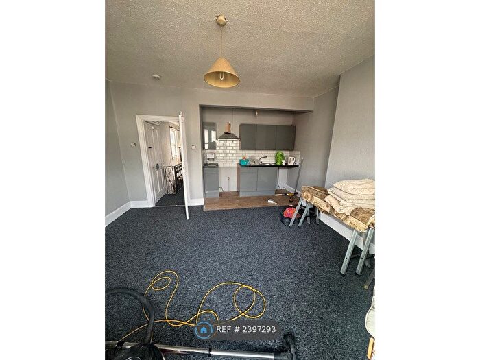 2 Bedroom Flat To Rent In Shaftsbury Rd, Luton, LU4