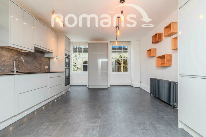 3 Bedroom Apartment To Rent In Cornwallis Crescent, Clifton, BS8