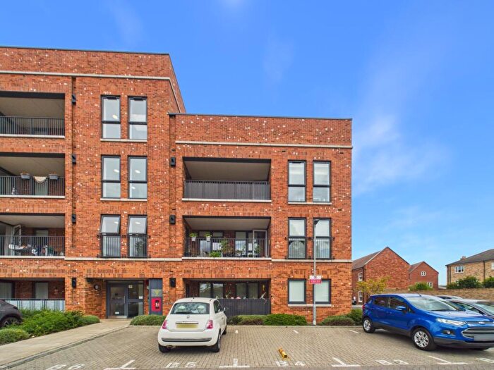 2 Bedroom Apartment To Rent In Thorneycroft Road, Whetstone, London, N20