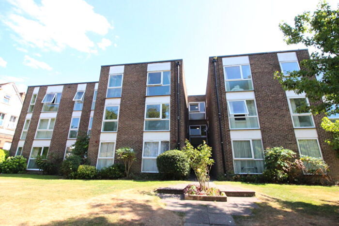 1 Bedroom Flat For Sale In Beddington Manor, Eaton Road, Sutton, SM2