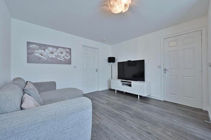 3 Bedroom End Of Terrace House For Sale In Craigmuir Drive, Bishopton, PA7