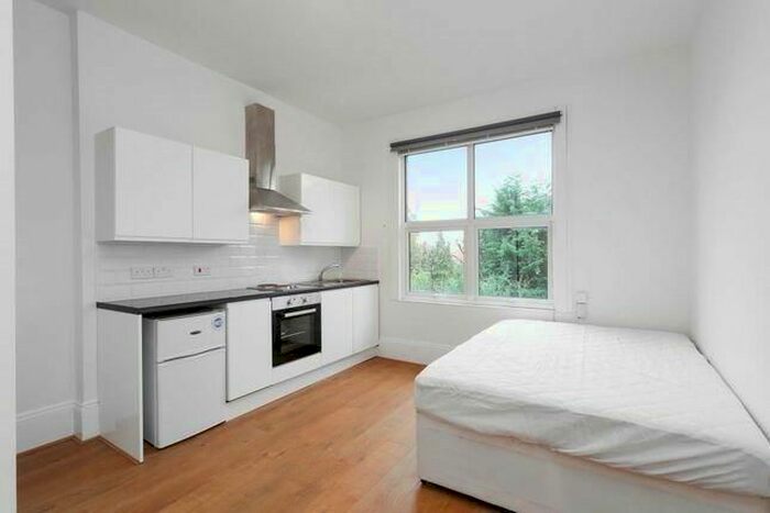 Studio To Rent In Teignmouth Road, Cricklewood, London, NW2