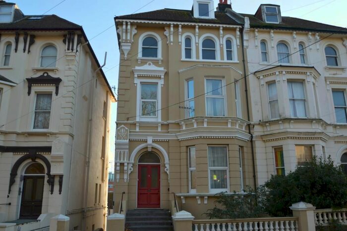 2 Bedroom Flat To Rent In Cornwallis Gardens, Hastings, East Sussex, TN34
