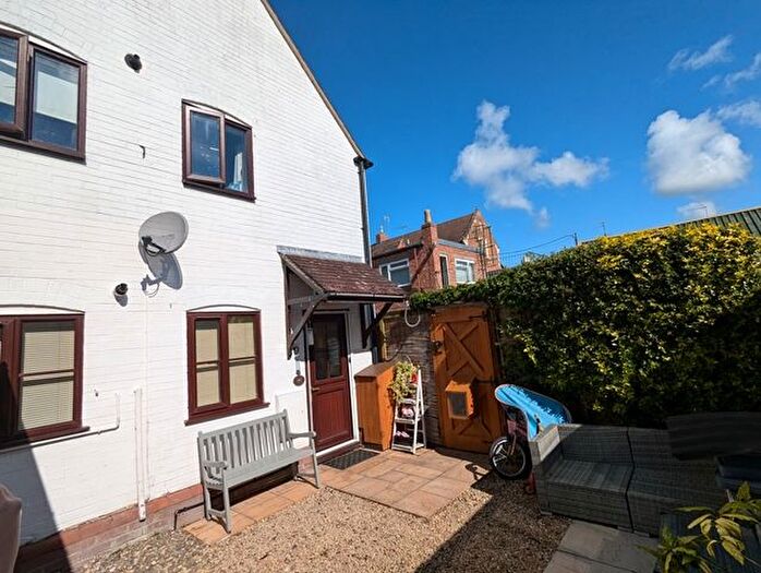 1 Bedroom Flat To Rent In Old Post Office Alley, Tewkesbury, GL20