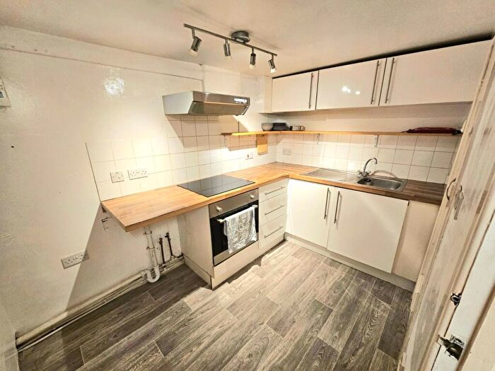 1 Bedroom Apartment To Rent In Church Street, Rhayader, LD6