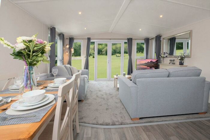 2 Bedroom Lodge For Sale In Wyberton, Boston, PE21