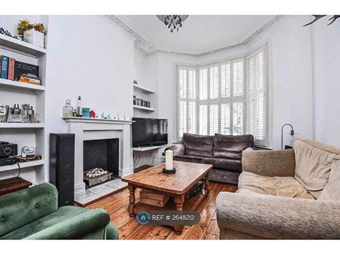 3 Bedroom Flat To Rent In Leathwaite Road, London, SW11