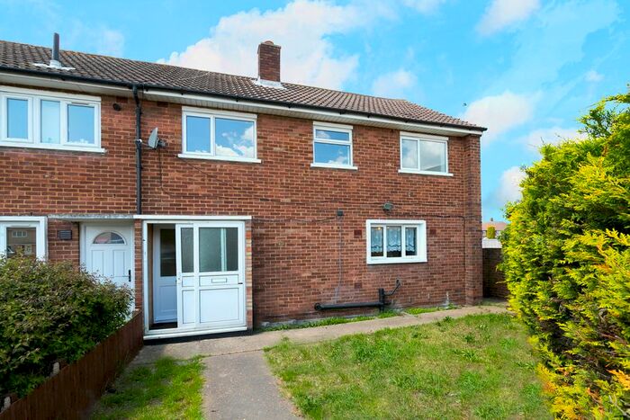 4 Bedroom End Of Terrace House To Rent In Whitmore Avenue, North Stifford, Grays, RM16