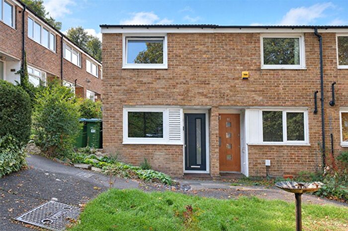 2 Bedroom End Of Terrace House For Sale In Point Hill, Greenwich, London, SE10
