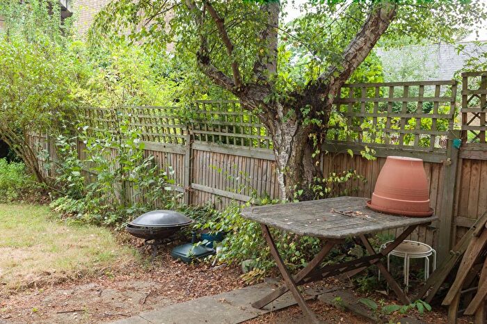 3 Bedroom Flat To Rent In Gloucester Villas, Gloucester Drive, N4