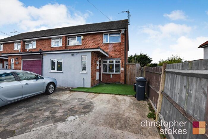 5 Bedroom Semi-Detached House To Rent In Bakers Road, Cheshunt, Hertfordshire, EN7