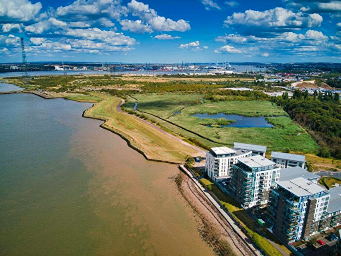 1 Bedroom Flat For Sale In Clovelly Place, Greenhithe, DA9