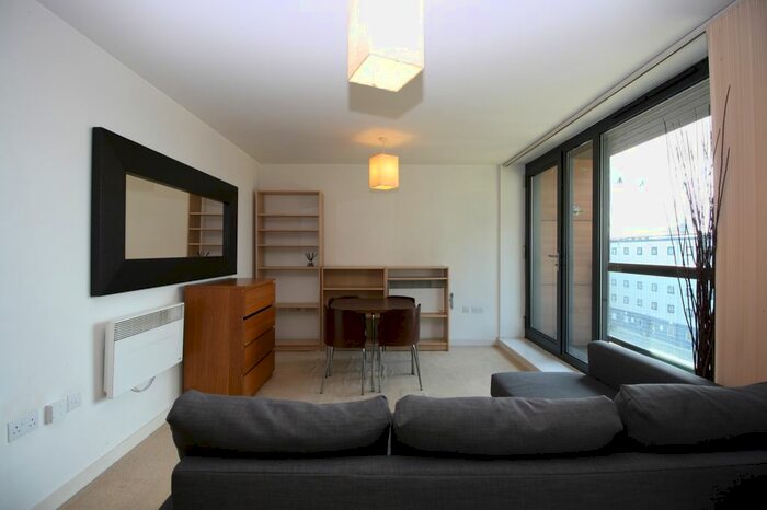 1 Bedroom Flat To Rent In The Sphere, Canning Town, London, E16