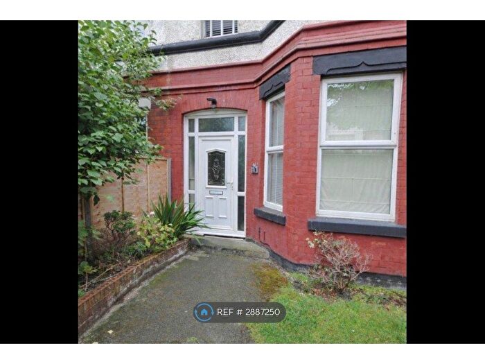 2 Bedroom Flat To Rent In Birkenhead Road, Wirral, CH47